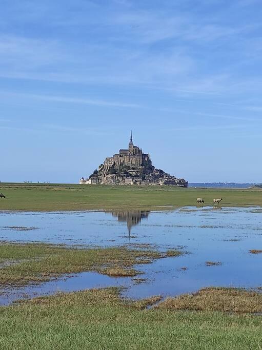 Maison Proche Du Mont Saint Michel Pontorson Exterior foto
